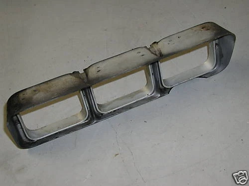 Bisel de luz trasera satélite Plymouth 1973 Road Runner Foto 1 de 1