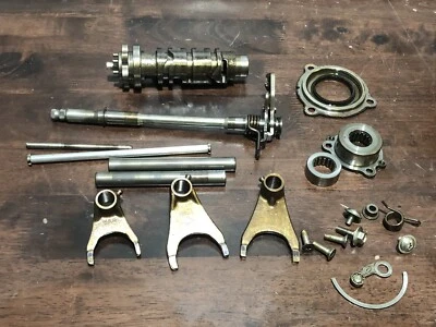 Suzuki GSXR 600 2006 transmisión (piezas de batería, palanca de cambios, horquillas ECT) (fabricante de equipo original) Foto 1 de 4