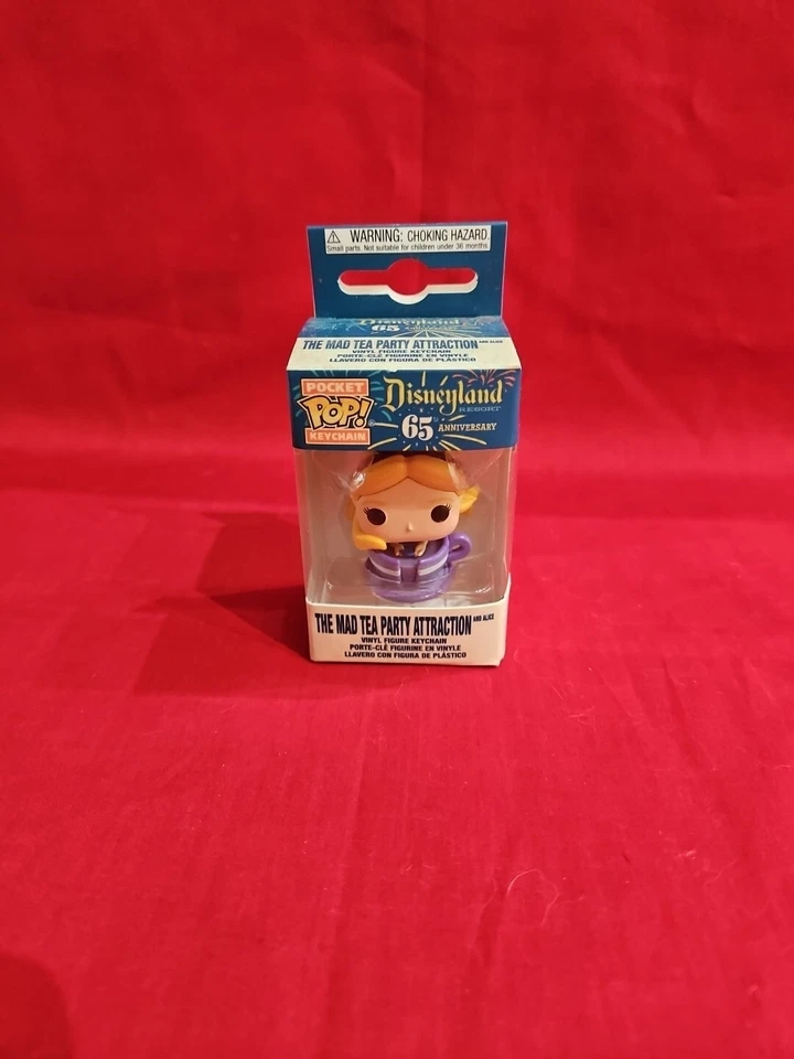 Funko POP! Llavero Vinilo: Disney 65- Figura Alicia en Taza de Té Foto 1 de 4