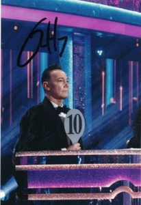 TV/BAILE/TEATRO: FOTO DE ACCIÓN FIRMADA POR CRAIG REVEVEL HORWOOD 6x4 + certificado de autenticidad - Imagen 1 de 1