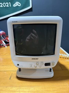 Sony Trinitron Röhrenfernseher KV-9PT50 9 Zoll Color Retro Gaming mit Fernbedienung - Ständer - Bild 1 von 7