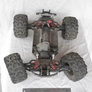 Motor sin escobillas TRAXXAS Monster Truck 4x4 con controlador - Imagen 1 de 14