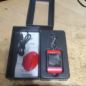 NEW TAO Electronics 1.5 Inch Red Digital Photo Keychain 100 Photos - Picture 1 of 3