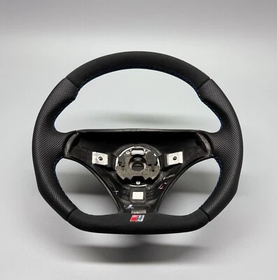 Volante Audi A4 S4 B5 personalizado fundo plano genuíno NOVO S4 emblema clássico - Imagem 1 de 4