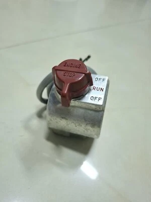 HONDA Z50-Z50R-Z50 R MANIJA DERECHA INTERRUPTOR APAGADO ENCENDIDO-APAGADO GENUINO NOS JAPÓN Foto 1 de 4