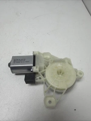 RIGHT SIDE DOOR WINDOW REGULATOR MOTOR ASSEMBLY 7K OEM 2018-2024 AUDI Q5 SQ5 - Image 1 of 4