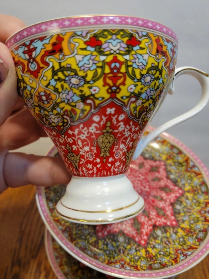 Grace’s Teaware “Pink Peony Elegance” – Juegos de 2 tazas y platillos Foto 1 de 4