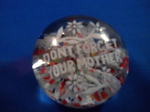 *VINTAGE 1940's GLASS PAPERWEIGHT "DON'T FORGET YOUR MOTHER" WW II - Picture 1 of 4