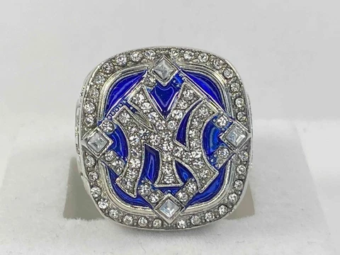 New York Yankees Championship Ring - 2009 World Series Ring - Derek Jeter - NB Cover