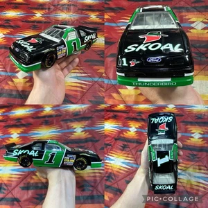 De colección NASCAR Rick Mast RC Skoal Bandit 1:24 Ford T-Bird #1 Diecast - Imagen 1 de 20