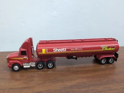 Remolque cisterna tractor gasolina Ertl Sheetz 1/64  Foto 1 de 4