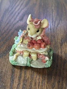 Vintage Priscilla Hillman MOUSE TALES ENESCO Cherry Cobbler #295809 Figur - Bild 1 von 5