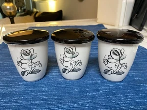 Vintage Set of 3 YAMAKA Fine China Tea Sake Cup Black Flower MCM Lidded Japan - Picture 1 of 5