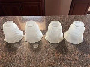 Ventilatore da soffitto a coste in vetro smerigliato paralumi a globo. Set di 4 - Foto 1 di 8
