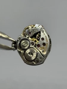 Bulova Cal. 6BL 17 mechanisches Handaufzug Uhrwerk gute Unruh läuft Zifferblatt Zeiger - Bild 1 von 4