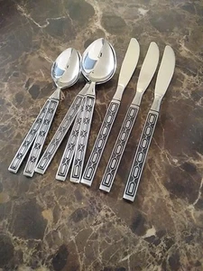ONEIDA NORTHLAND STAINLESS MONTEZUMA 8 PIECE FLATWARE DINNER KNIVES SOUP SPOON - Picture 1 of 8