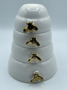 CUTE! The Bake Shop Ceramic White Beehive 4 pc Stacked Measuring Cup Set Bees - Picture 1 of 7