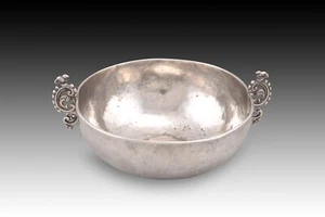 Silver ceremony cup or vase. Spain, 18th century. - Picture 1 of 8
