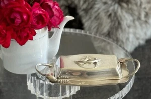 Elegant Silver plate Butter Dish With Sculptured Handles - Imagen 1 de 13
