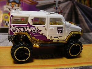 🐇 2011 Hot Wheels EASTER Rides Exclusive HUMMER H2 🐇 white;purple;gold🐇 Loose