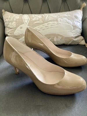 L.K. Zapatos de salón Bennett Sabira charol topo talla 37,5 Foto 1 de 4