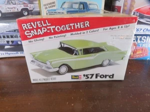Revell 57 Ford Sealed 1/32 - Picture 1 of 3