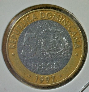 WORLD COIN SALE--1997 DOMINICAN REPUBLIC--5 PESO BI-METALLIC COIN KM# 88 - Picture 1 of 3