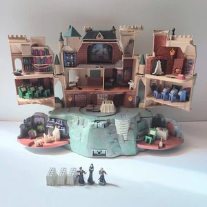 Vtg 2001 Mattel Harry Potter Polly Pocket Hogwarts W Figures - Partially Works - Picture 1 of 19