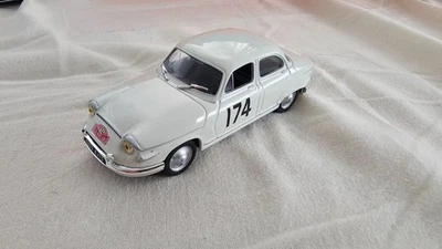 Panhard PL17 scala 1/43 rally - Immagine 1 di 2
