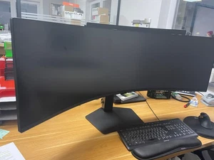 Samsung ViewFinity S9 49" DQHD Curved Monitor 1000R 120Hz USB-C 90W NEU - Picture 1 of 5