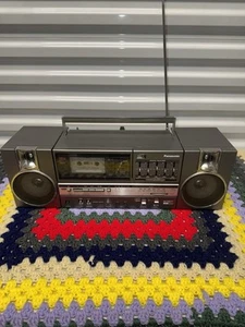 Boombox retro casete metálico AM/FM Panasonic RX-C45 de colección probado y funciona - Imagen 1 de 7