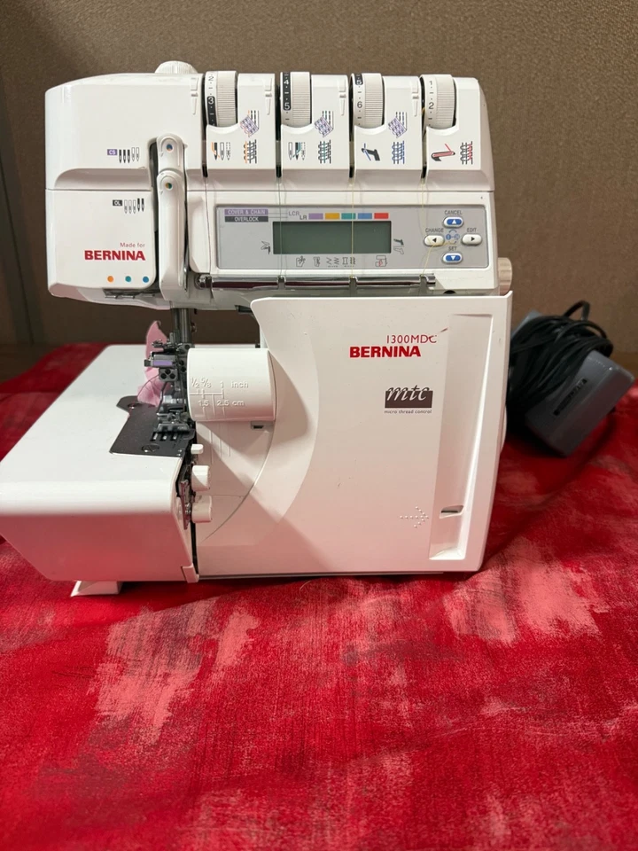 Serger Bernina 1300MDC Foto 1 de 1