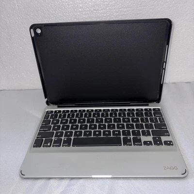 Teclado Zagg Messenger Folio Ultra Delgado y Estuche Desmontable para iPad Pr de 11 pulgadas Foto 1 de 4