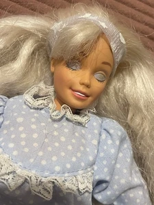 PRETTY 1994 MATTEL CUERPO SUAVE PIJAMA FIESTA PIJAMA MUÑECA BARBIE HORA DE DORMIR - Imagen 1 de 2
