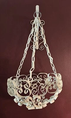 Maceta colgante de pared de hierro blanco desplazado Shabby Chic flores de jardín Foto 1 de 4