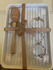NEU Herbst 2020 Rae Dunn "Grateful" 6 Teile Backset Grateful Amber Cutter Spatel - Bild 1 von 1