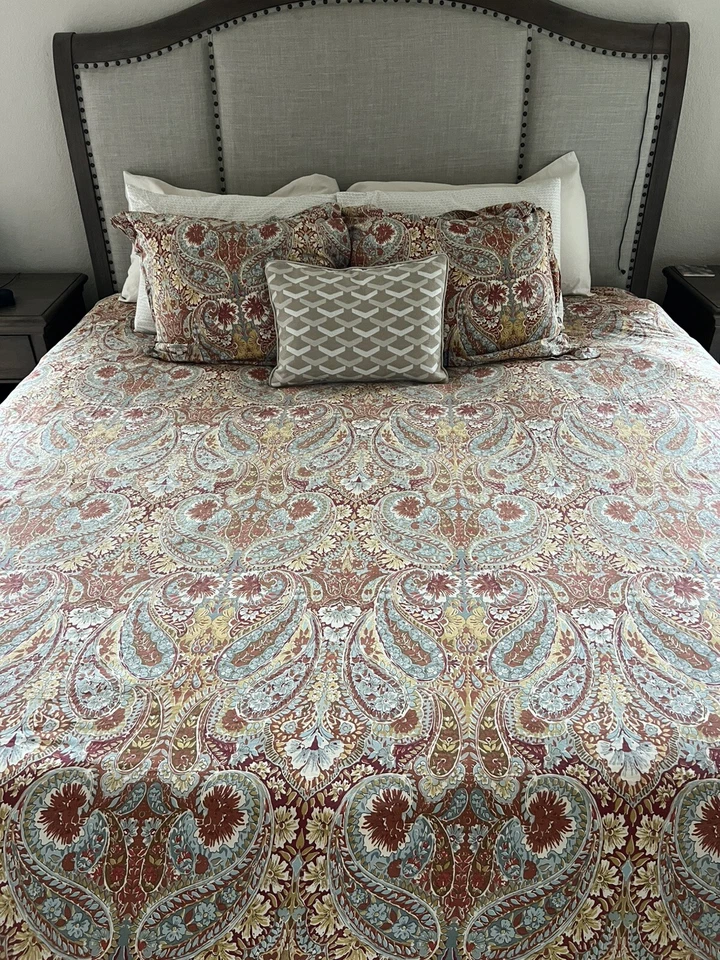 Edredón de plumas Pottery Barn King con edredones MacKenna (rojo y azul) Foto 1 de 4