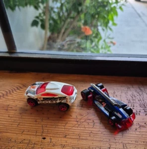De colección Hot Wheels Police Cars Chase Squad & K9 Rip Tear Diecast - Imagen 1 de 12