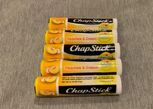 ~ 5 tubi sigillati nuovo Chapstick pesche e crema balsamo labbra 0,15 once amo l'estate ~ - Foto 1 di 1