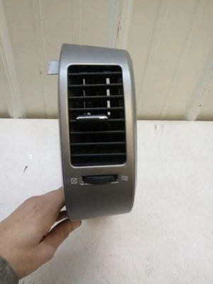 05 06 07 08 2009 Prius Passener ventilación de aire delantera derecha fabricante original usado probado  Foto 1 de 4