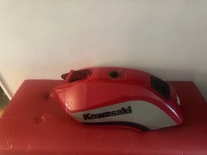85 Kawasaki ZX 750 GPZ ZX750 A GPZ750 petrol gas fuel tank - Picture 1 of 6