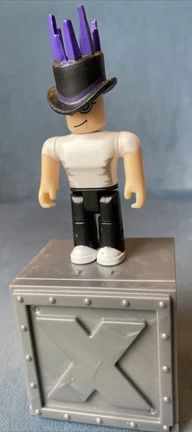 Jazwares Roblox Series 1 Firebrand1 3” Action Figure w/ Hat & CUBE NO CODES Cover