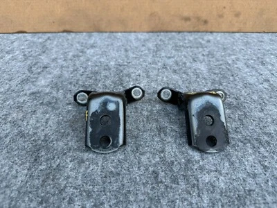 SOPORTES BISAGRAS PUERTA INFERIOR Y SUPERIOR PASAJERO DERECHO NISSAN 370Z 2009-2021 OEM Foto 1 de 4