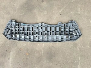 Original Toyota Aygo 2017 Stoßstange vorne Unterboden Spritzschutz 526180H030 - Bild 1 von 4