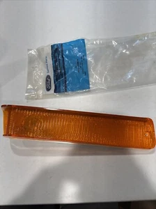 NOS New Ford D8TZ-13200-A 1978-79 Truck Bronco RH Parking Turn Signal Light Lamp - Picture 1 of 10