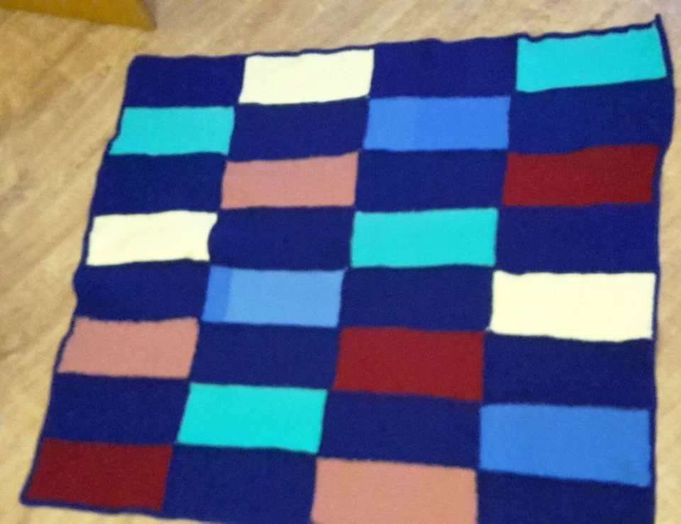 DECKE - GEHÄKELTE DECKE - HÄKELDECKE - von Oma Handarbeit - NEU - 150x125cm - Bild 1 von 1