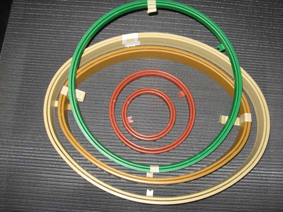 5 PLASTIC Round Oval Embroidery/Cross Stitch Hoops - 3" - 21" & 2 OVAL Used - Image 1 of 1