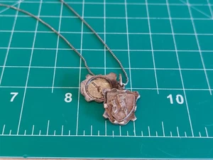 Relicario relicario colgante deslizante vintage de Santa Ana de Beaupre Francia - Imagen 1 de 8