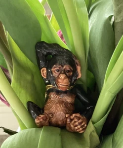 61184  ~ MILO ~ THE MONKEY   ~JEWELED & ENAMEL TRINKET BOX ~ BOUTIQUE MINIATURE - Picture 1 of 5