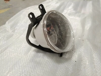 Conjunto de faro antiniebla izquierdo TYC 1X repuesto nuevo para Toyota Prius C 2012-2014 Foto 1 de 3